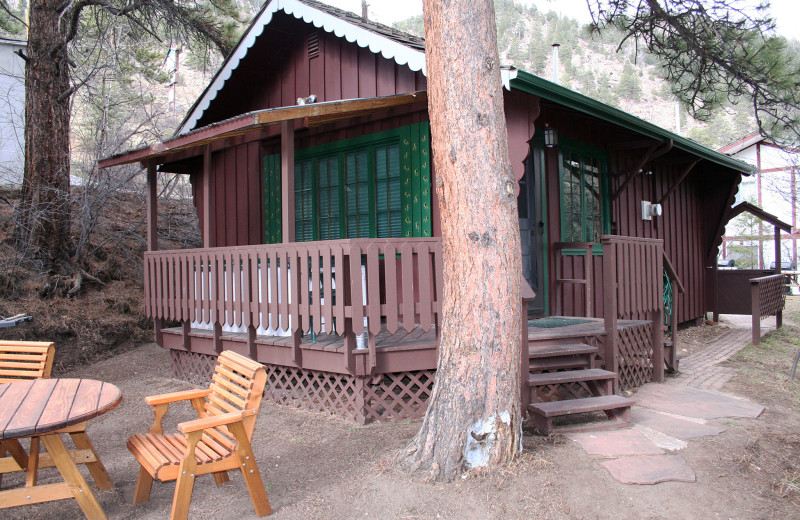 Cabin exterior at Fawn Valley Inn.