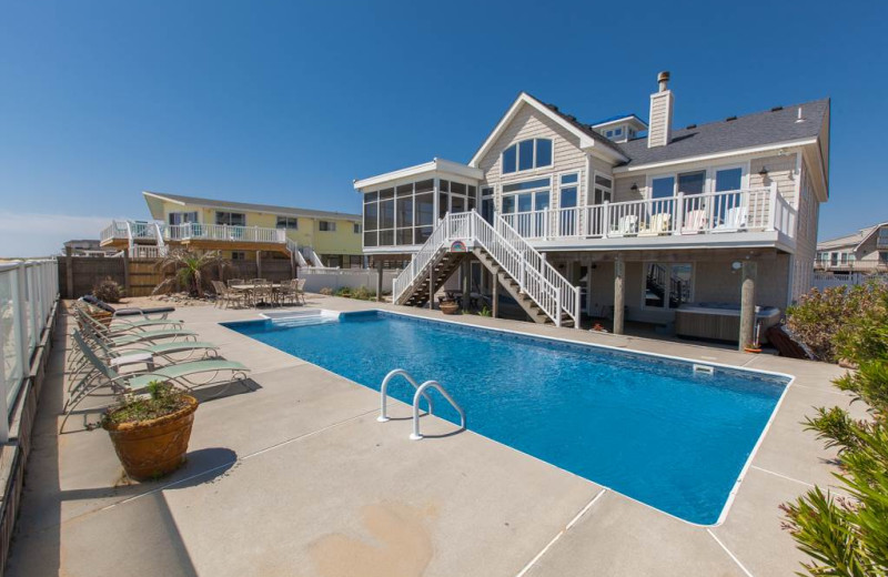 Rental outdoor pool at Sandbridge Realty.