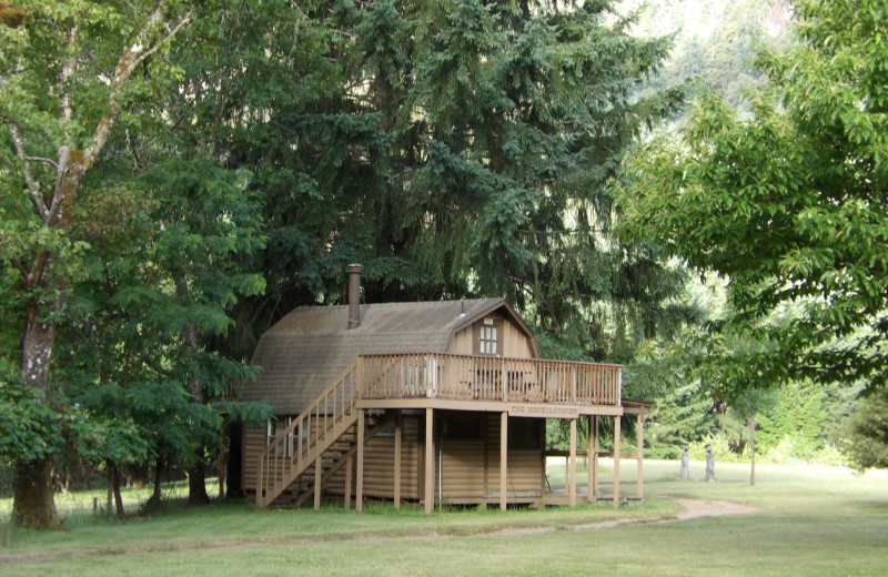 Exterior view of Half Moon Bar Lodge.