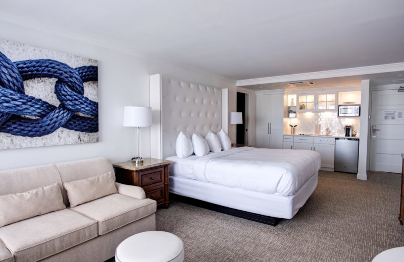 Guest room at Icona Golden Inn.