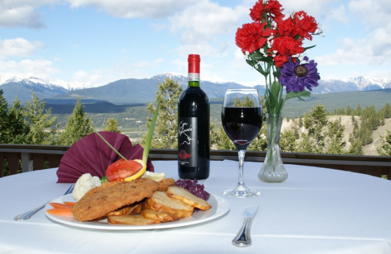 Patio dining at Rocky Mountain Springs Lodge.