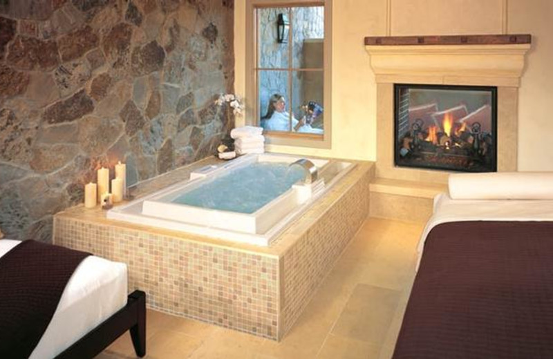 Bathroom interior at Vintage Inn.