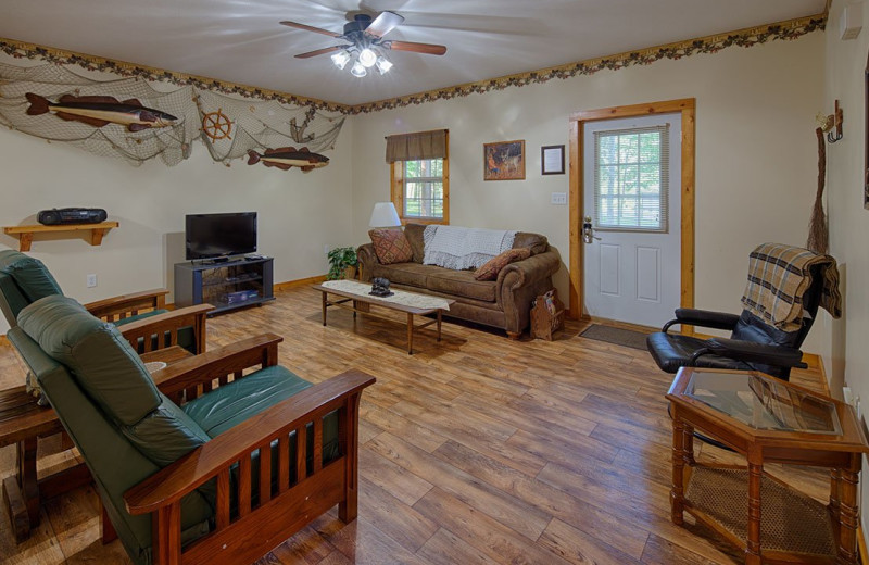 Cabin living room at Willowbrook Cabins.