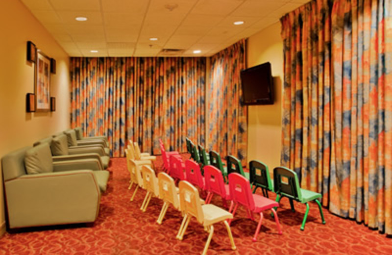 Community Room at Holiday Inn Main Gate East
