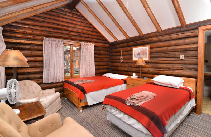 Cabin and Cottage accommodations at Manotak Lodge