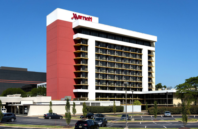 Exterior view of Saddle Brook Marriott.