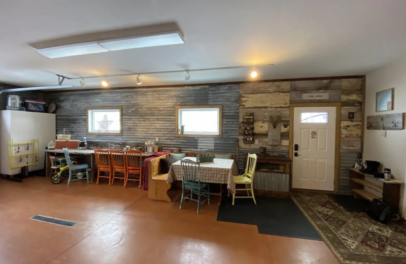 Family gathering room at Lakes Area Rentals.