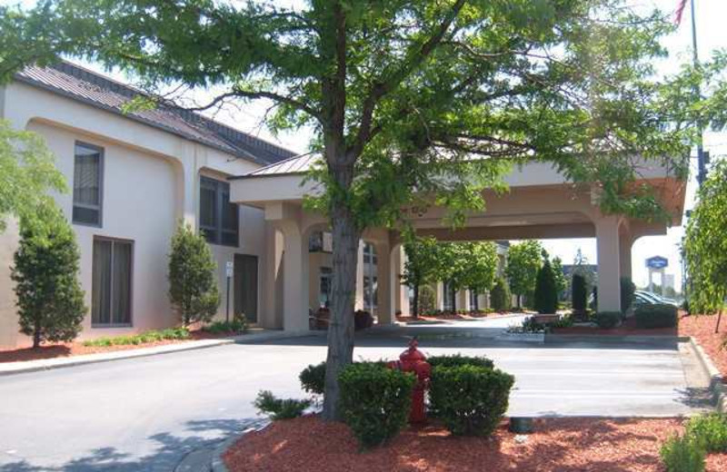 Exterior view of Baymont Inn & Suites Southfield.