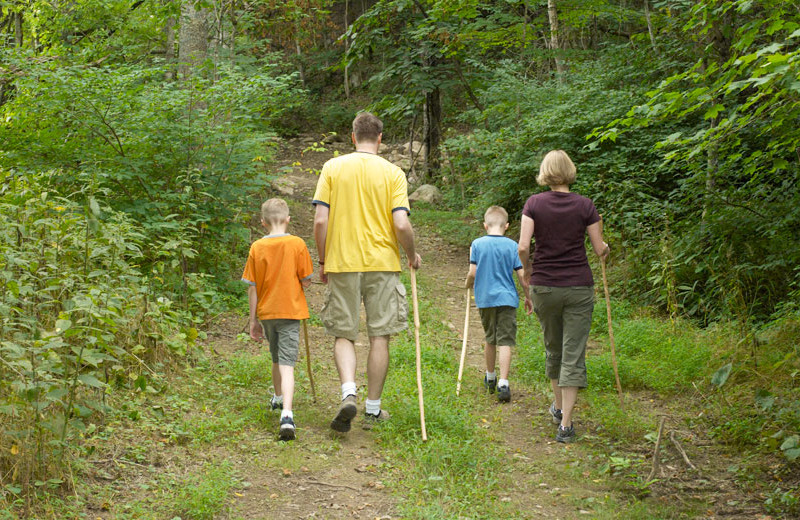 Family hiking at House Mountain Inn.