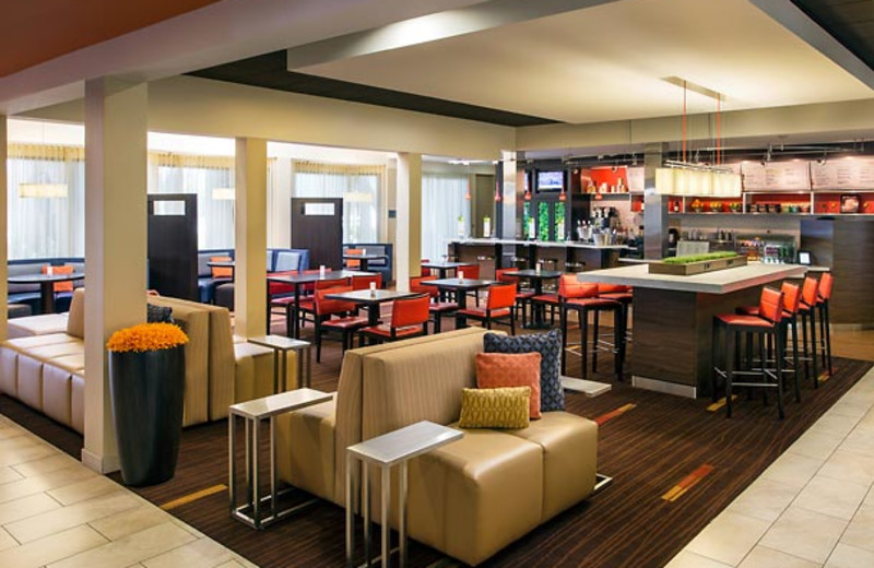 Dining at Courtyard by Marriott Los Angeles Torrance/Palos Verdes.