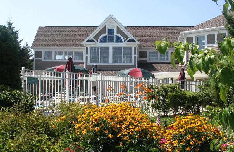 Exterior view of Bridgeport Waterfront Resort.