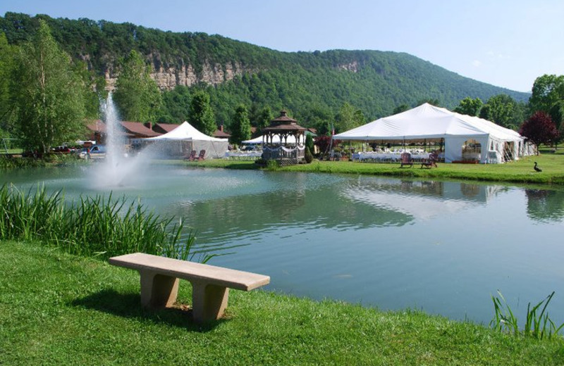 Exterior view of Smoke Hole Caverns & Log Cabin Resort.