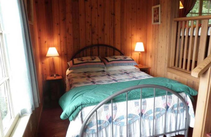 Cabin bedroom at Lochaerie Resort.