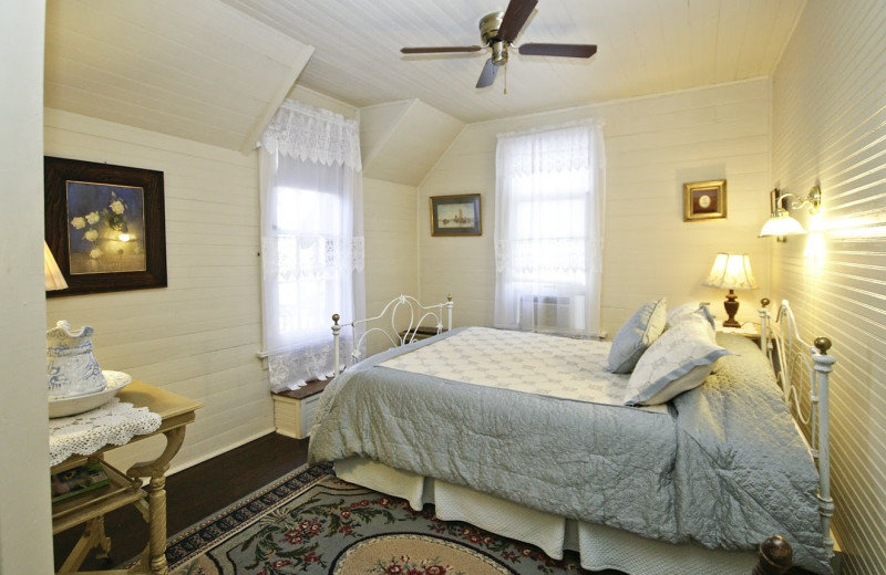 Guest room at Spicer Castle Inn.