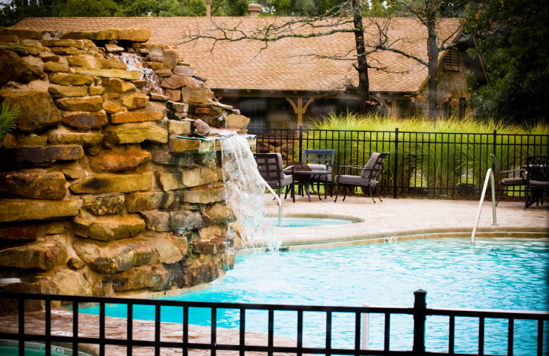 Pool at POSTOAK Lodge