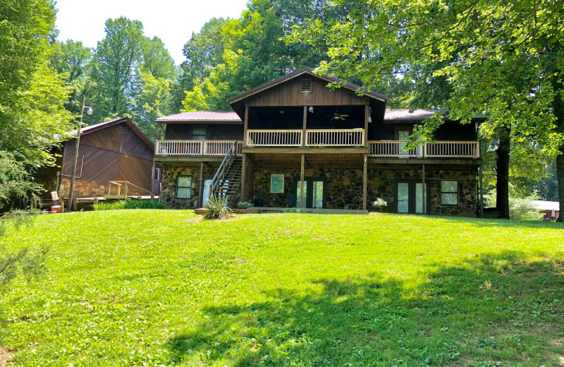 Exterior view of Eddy Bay Resort Lodging.