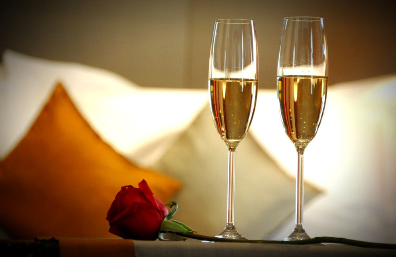 Romantic packages at The New England Inn & Lodge.