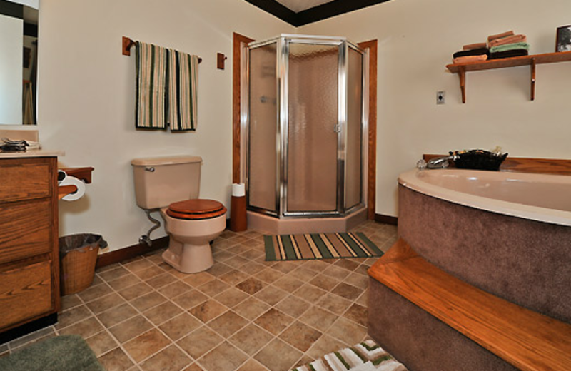 Vacation rental bathroom at Old Timberline Community.