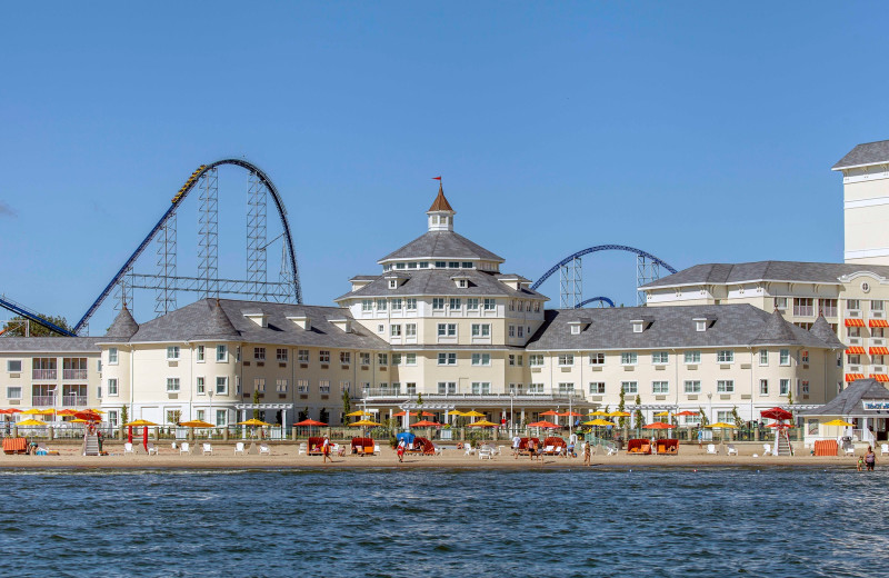 Exterior view of Breakers Express Cedar Point.