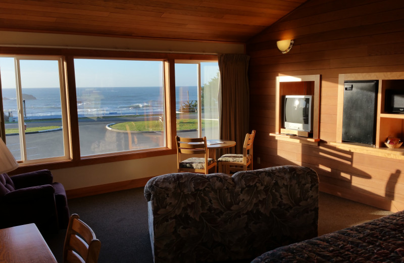 Guest living room at Sunset Oceanfront Lodging.