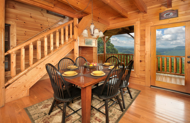 Rental dining room at Great Smoky Vacations.