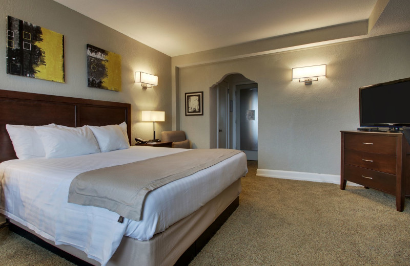 Guest room at The Knickerbocker On The Lake.