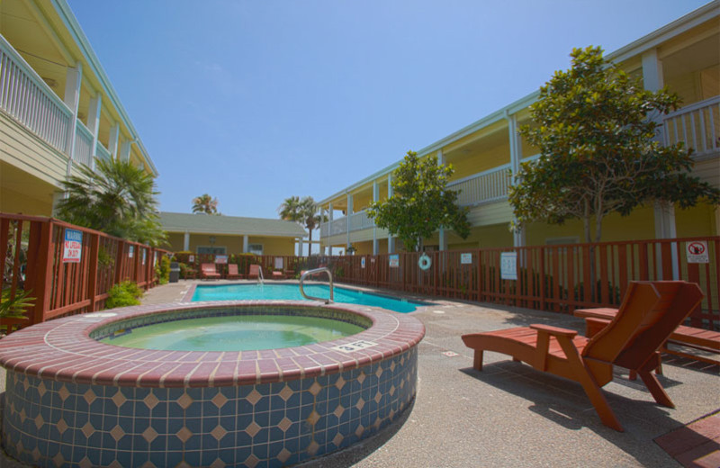 Outdoor pool at Plantation Suites & Conference Center.