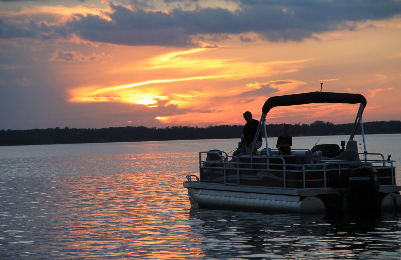 Boating at Shady Grove Resort.