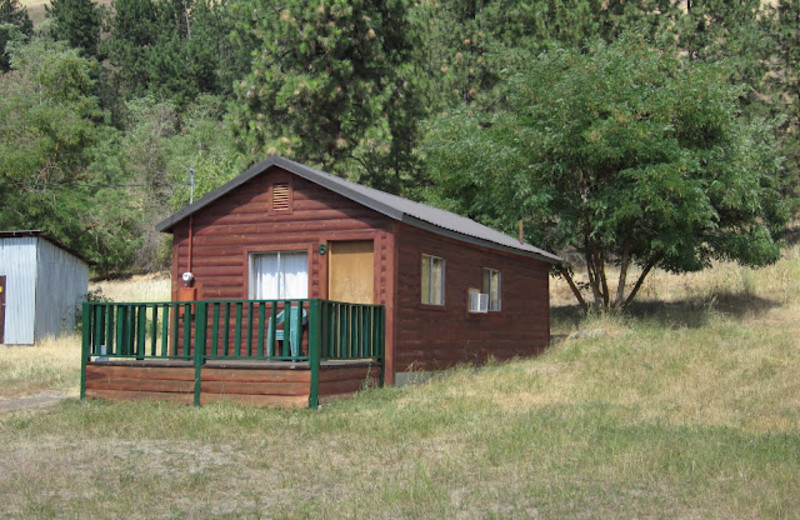 Cabin exterior at Woodwards Resort.