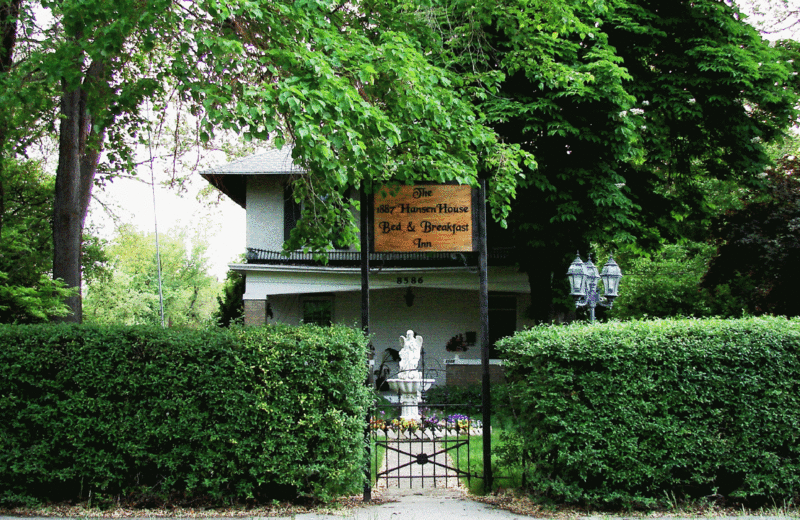 Exterior view of The 1887 Hansen House Bed & Breakfast.