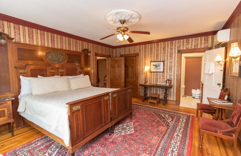 Guest room at Saratoga Dreams Bed and Breakfast.