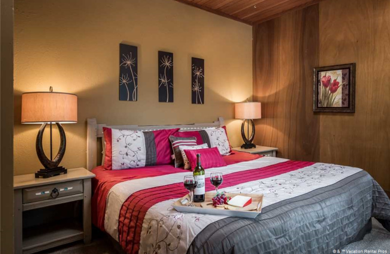 Rental bedroom ta Vacation Rental Pros - Ruidoso.