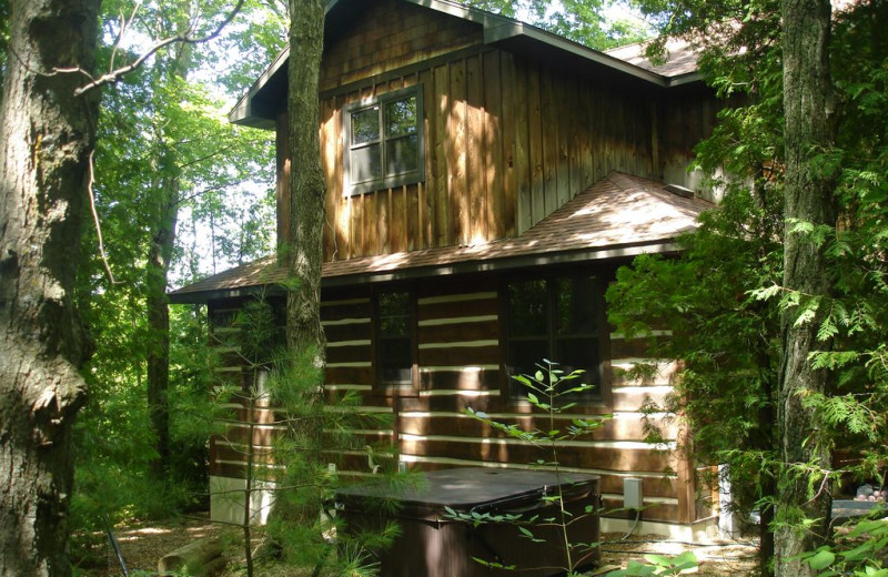 Exterior view of Larsen Log Cabins.