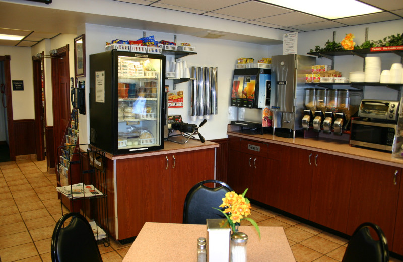 Dining area at @ Michigan Inn and Lodge.