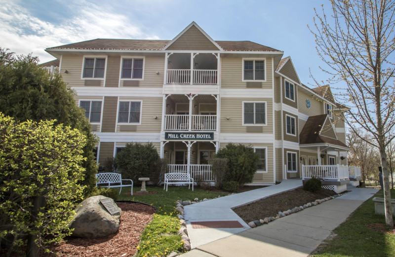 Exterior view of Mill Creek Hotel.