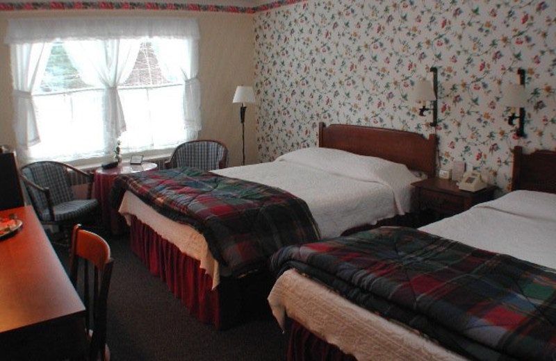 Two Queen Room at Pondside Country Motel