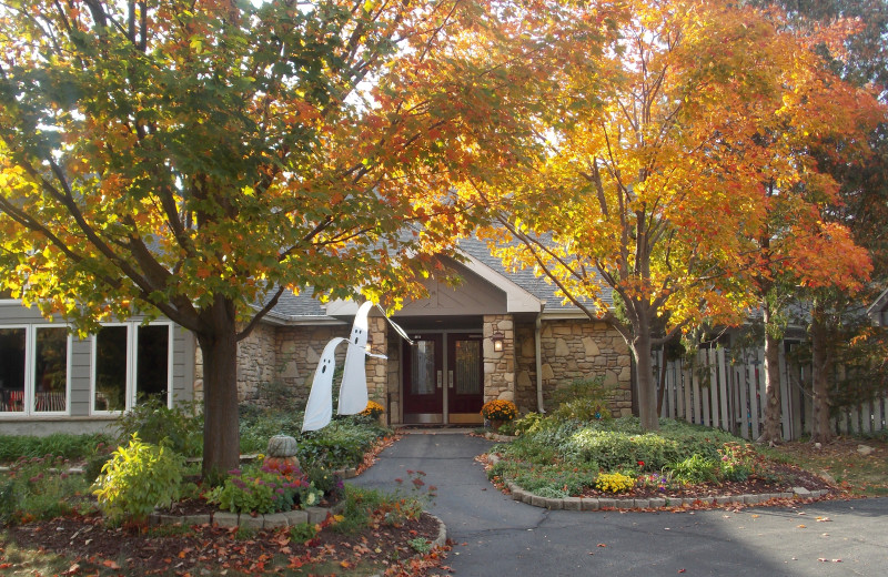 Exterior view at Waterbury Inn Condominium Resort.