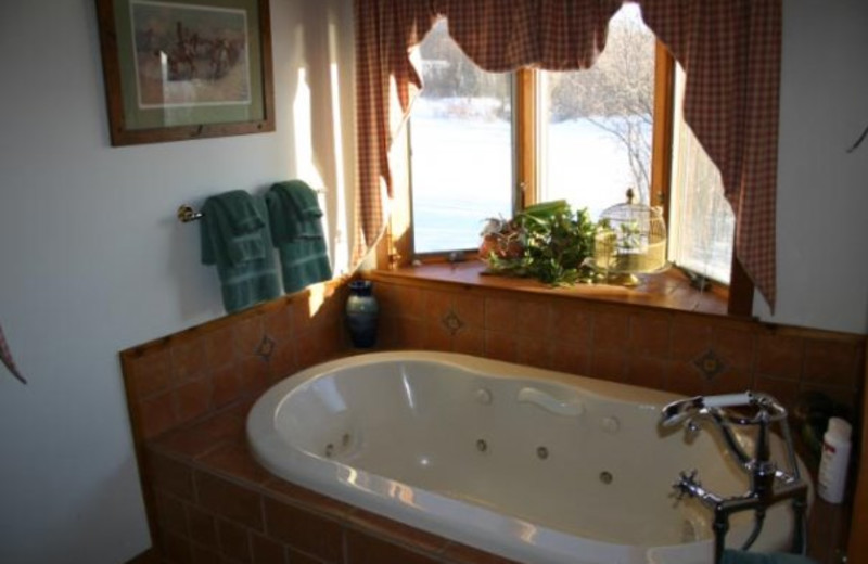 Jacuzzi at Seneca Springs Resort.