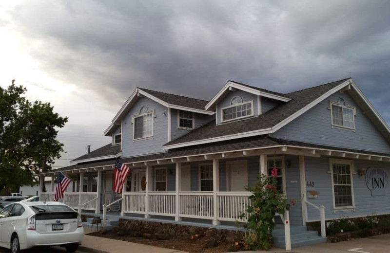 Exterior view of The Canyon Country Inn.