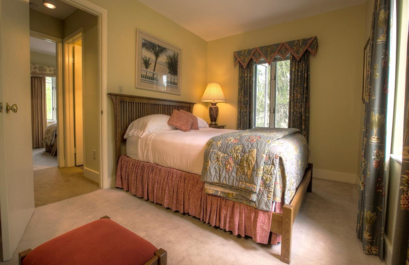 Guest bedroom at Geneva On The Lake.