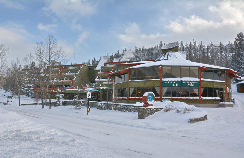 Exterior view of Inns of Banff.