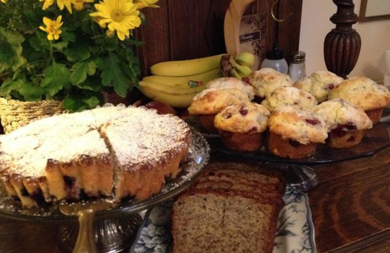 Breakfast at Holiday Lodge Bed & Breakfast.