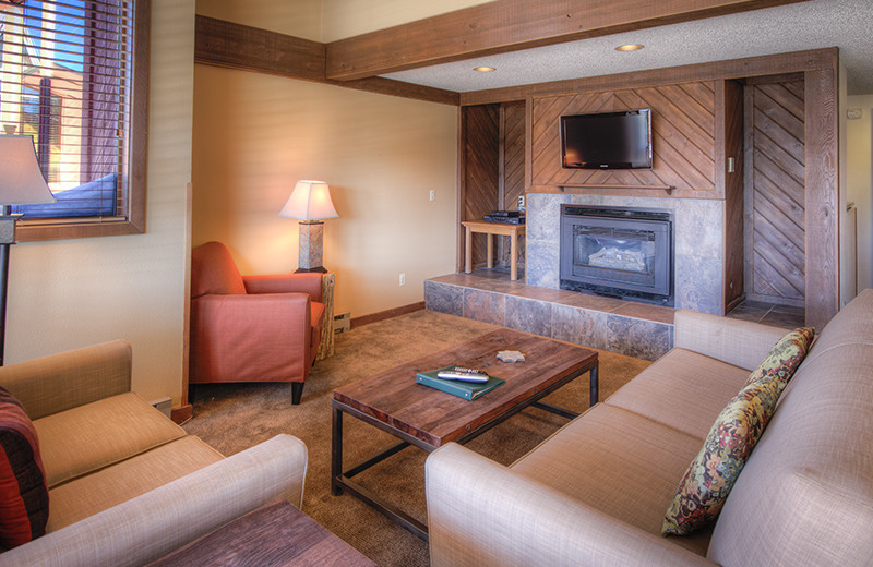 Guest living room at Gold Point Condominiums.