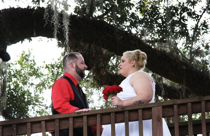 Weddings at Berry Creek Cabins.