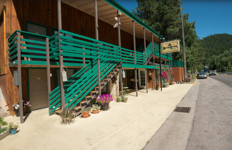 Exterior view of Battle Creek Lodge.