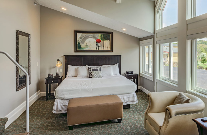 Guest room at Berlin Hotel & Suites.
