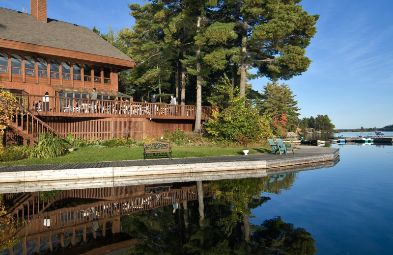 Exterior view of Westwind Inn on the Lake.