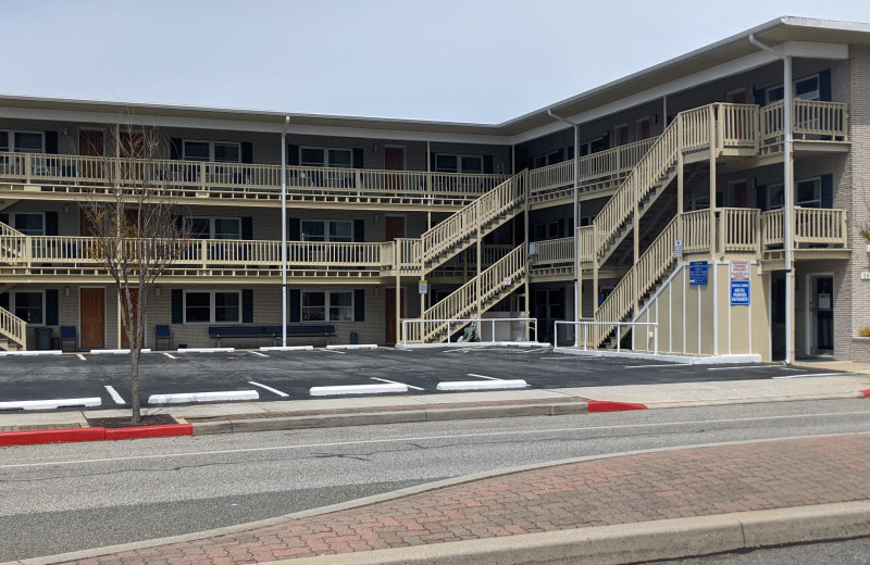 Exterior view of Crystal Sands Motel.