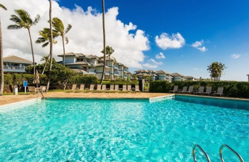 Vacation rental pool at Great Vacation Retreats.