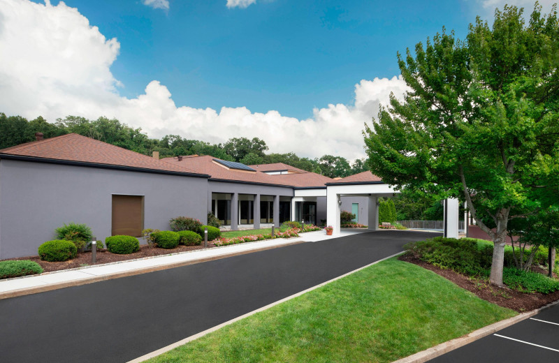 Exterior view of Courtyard by Marriott Tarrytown Greenburgh.